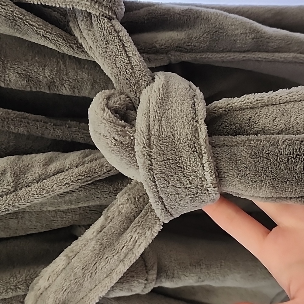 New Plush Robe - Picture 5 of 5